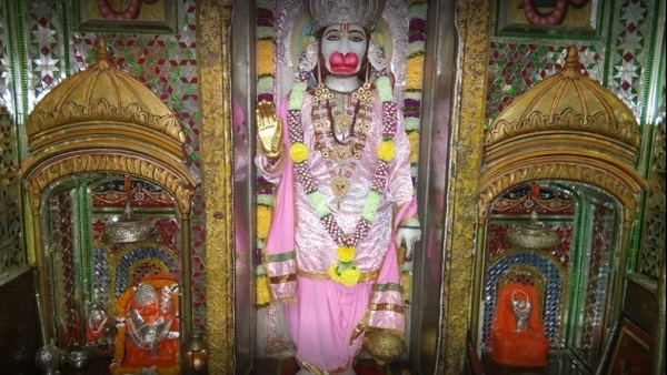 1. हनुमान मंदिर