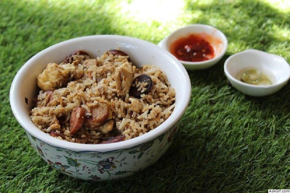 स्वादिष्ट थाई सॉसेज फ्राइड राइस रेसिपी