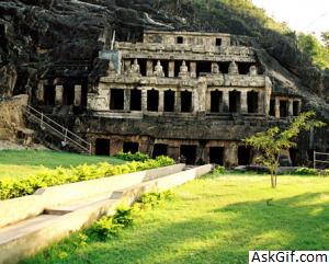 10. पर्यटक स्थल