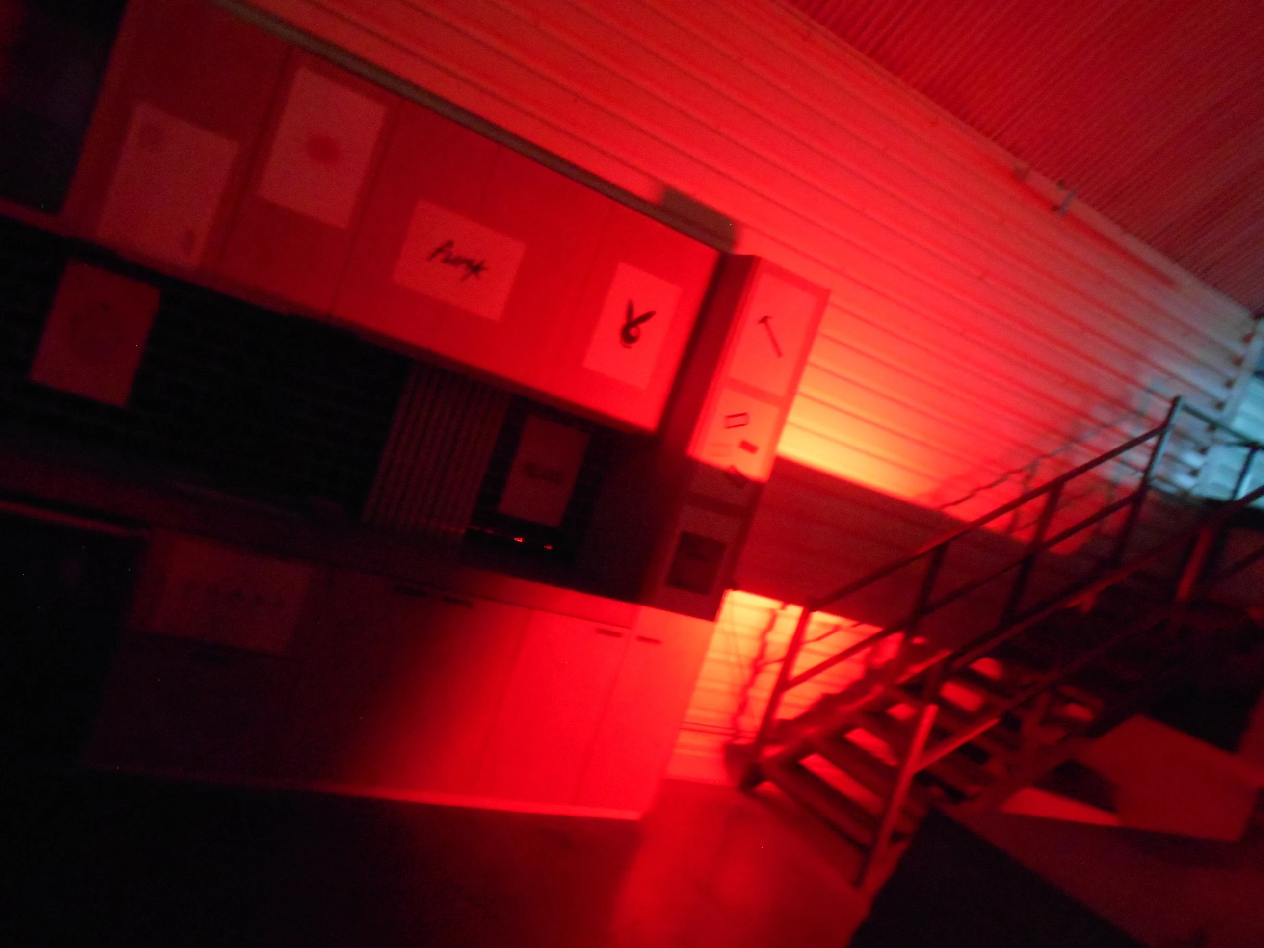 hammerpreviewlaunchred