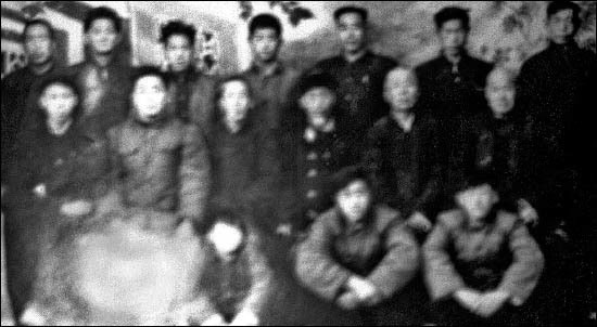 Ảnh nhóm cực kỳ hiếm năm 1965 tại Trấn Trần Gia Câu