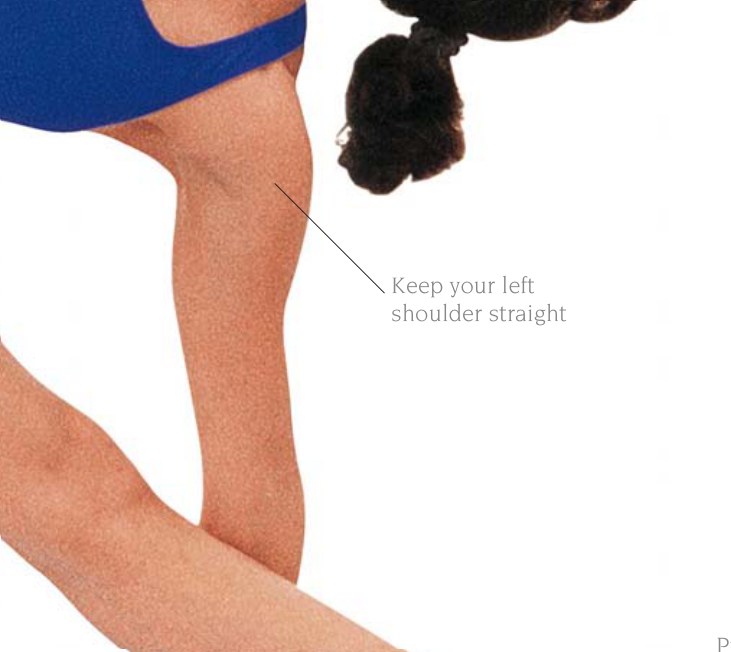 Utthita Trikonasana — chắc rằng chân phải được kéo giãn hoàn toàn