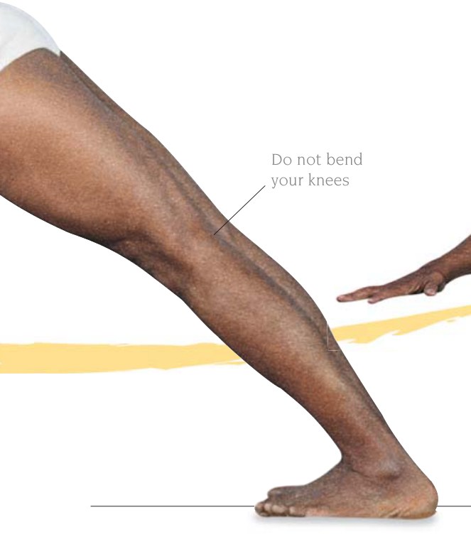 Adhomukha Svanasana — kéo giãn hai cánh tay trên