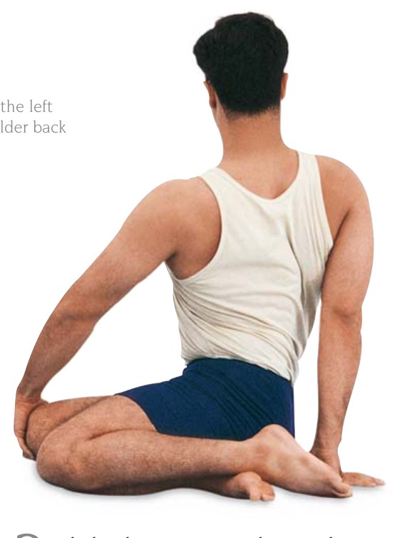 Bharadvajasana — chuẩn bị vào tư thế