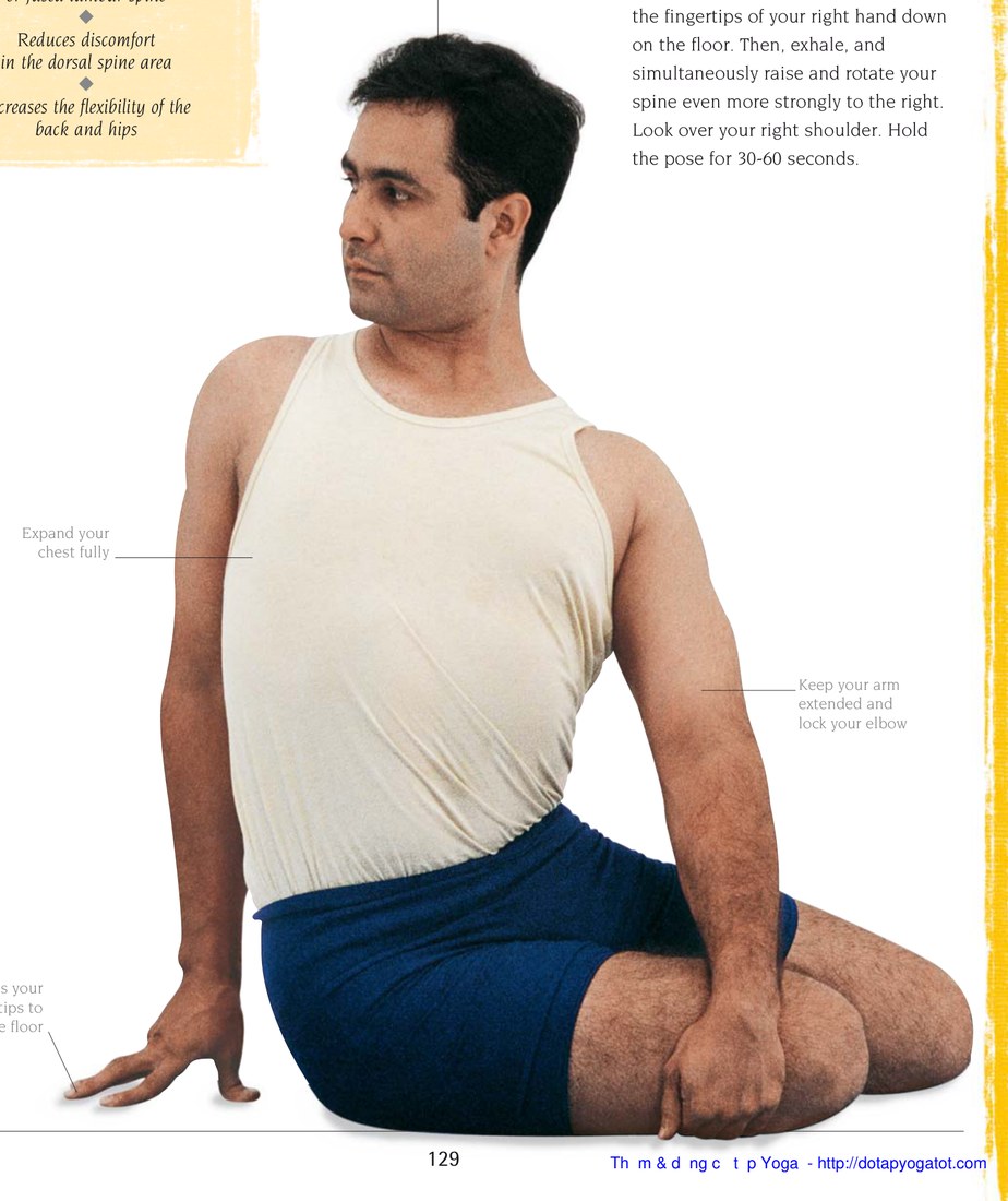 Bharadvajasana — bước vặn xoay