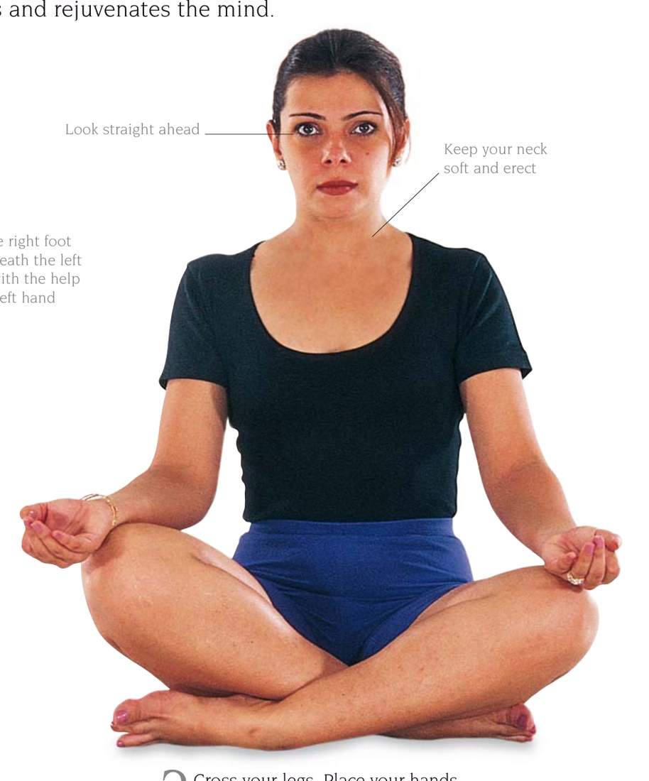 Prasarita Padottanasana — gập người đứng hai chân rộng