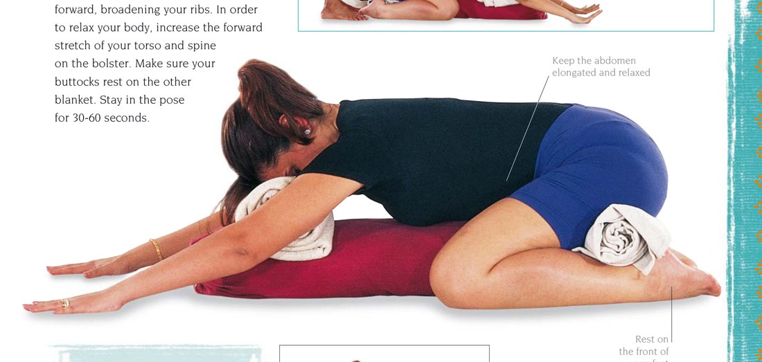 Adhomukha Virasana — kéo giãn thân mình về phía trước