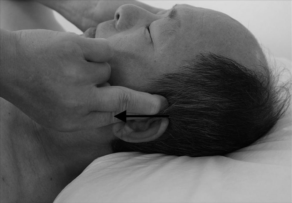 Bước 5 — đi theo đường trước tai từ trên xuống dưới