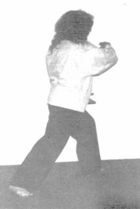 Quét Đầu Gối, Xoay Bước — Chân Trái Trước (Brush Knee, Twist Step — Left Foot Forward) — hình 36, ảnh gốc trang 35