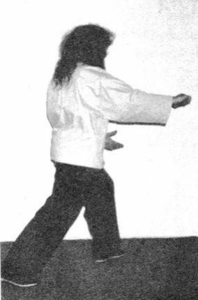 Tiến Bước, Gạt, và Đấm (Step Forward, Parry, and Punch) — hình 40, ảnh gốc trang 36