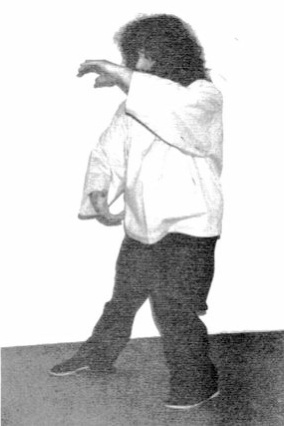 Tà Phi — Chân Phải Tới (Slant Flying, Right Leg Forward) — hình 101, ảnh gốc trang 57