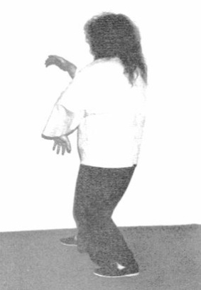 Tà Phi — Chân Phải Tới (Slant Flying, Right Leg Forward) — hình 105, ảnh gốc trang 58