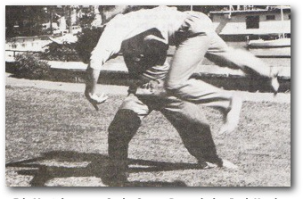 Erle Montaigue uses Snake Creeps Down during Push Hands