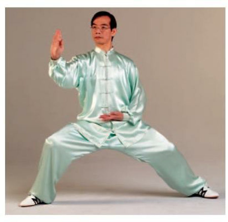 Tập trung vào động tác, tránh xao nhãng