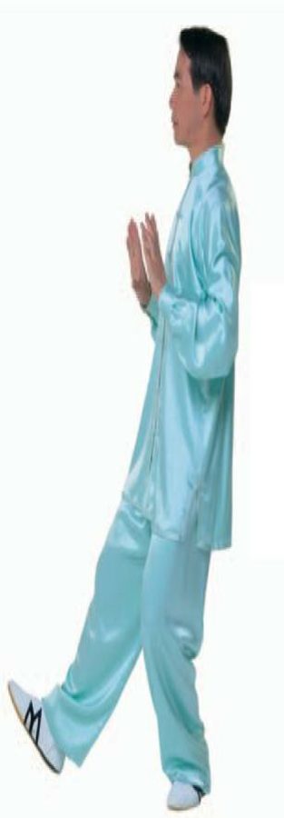 Đưa hai tay và trọng tâm về sau, nhón mũi chân lên, giữ thân mình thẳng đứng