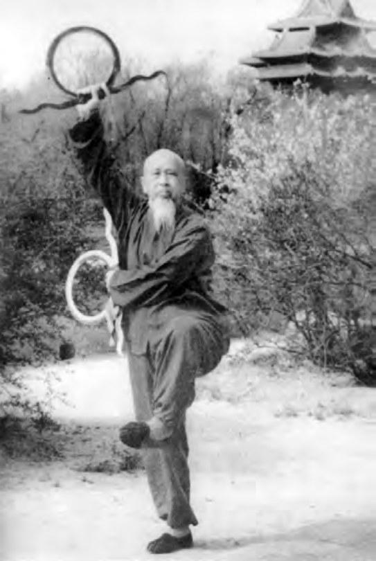 Sư phụ Li Zi Ming vận Kiếm Phong Luân