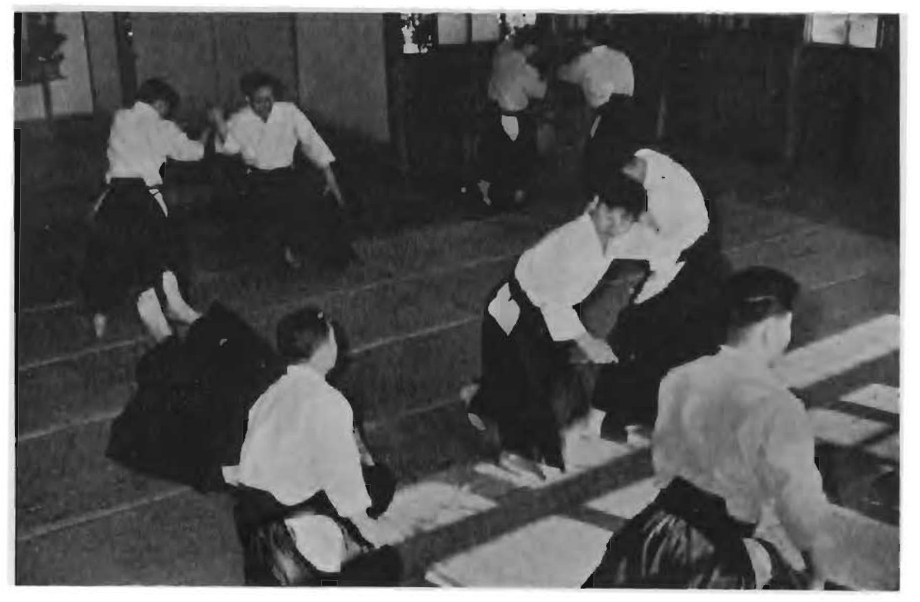 Buổi luyện tập của các huấn luyện viên tại Tổng bộ Aikido.
