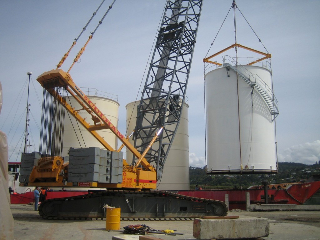 Marstel storage tank being transported from Whangārei to Tauranga