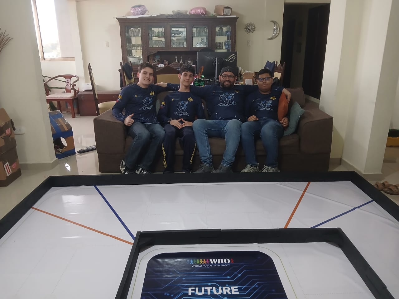 El equipo de Voltimor con vTitan