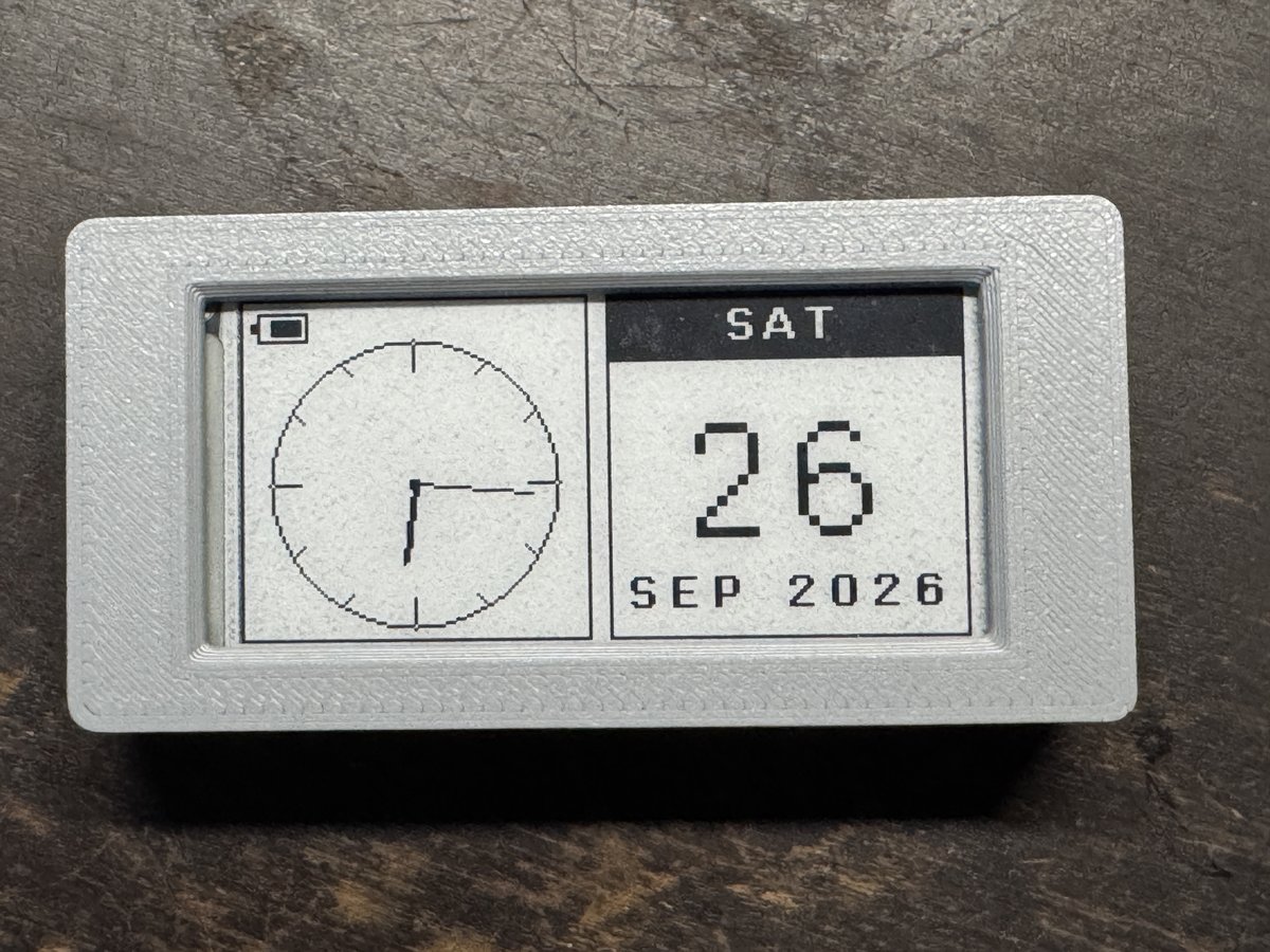 Hacking a HEMA ESL into a BLE Clock