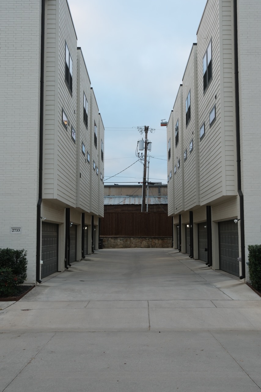 Another alleyway between another two new builds