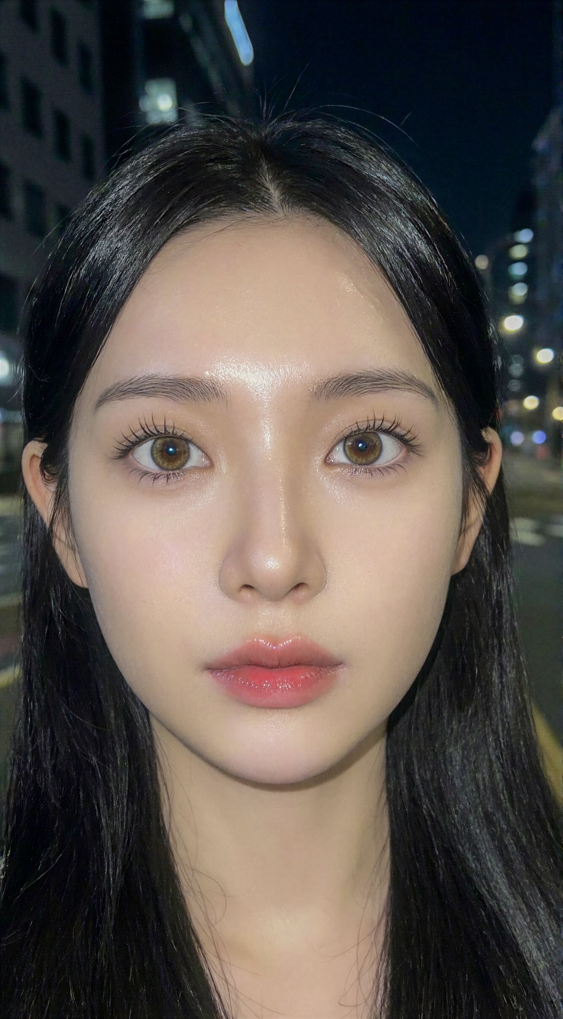 Capture The Perfect, Hyper-idealized 'Douyin-aesthetic' Selfie