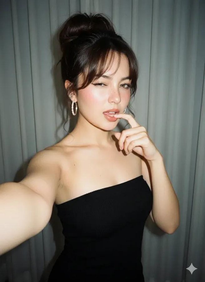 Capture A Flirtatious, Close-up Selfie Portrait