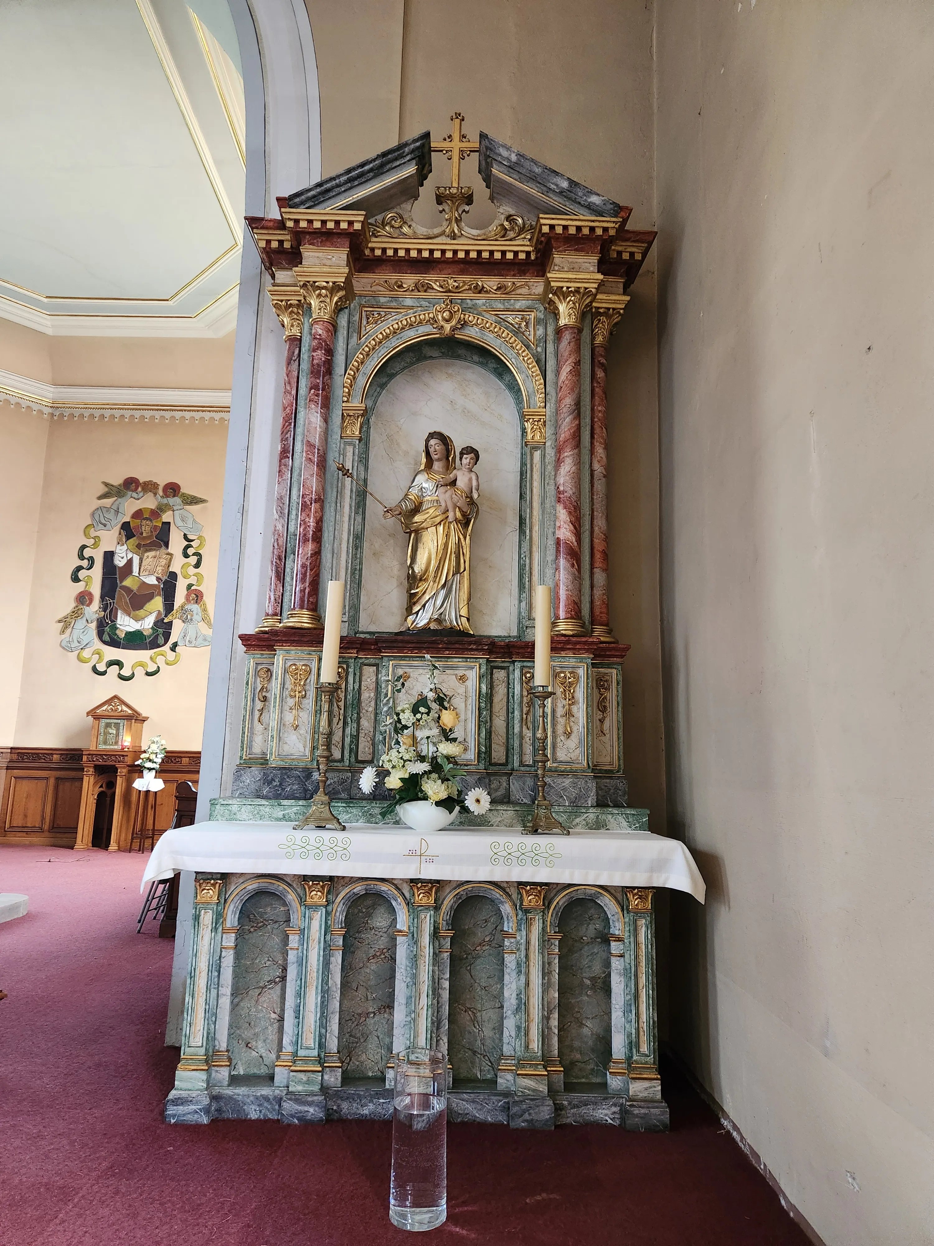 Autel latéral Vierge à l'Enfant