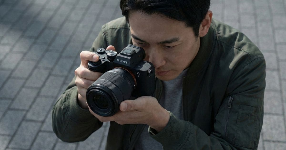 SONY α7 V を業務撮影で使用している様子