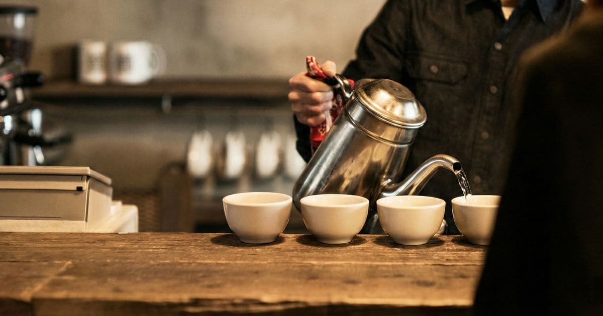 コーヒーを準備中 コーヒーを準備中