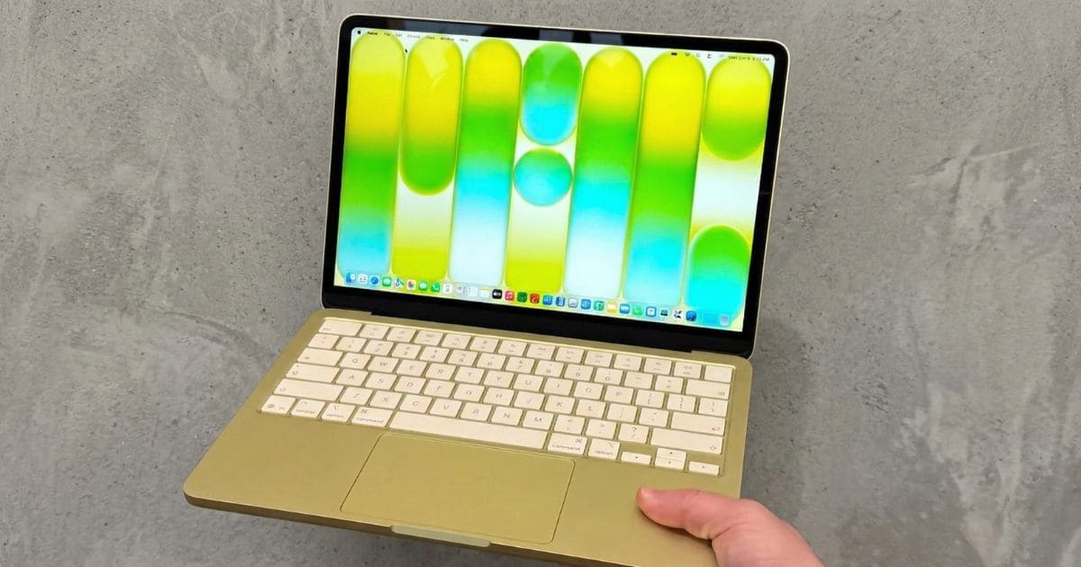 MacBook Neoの軽さ MacBook Neoの軽さ