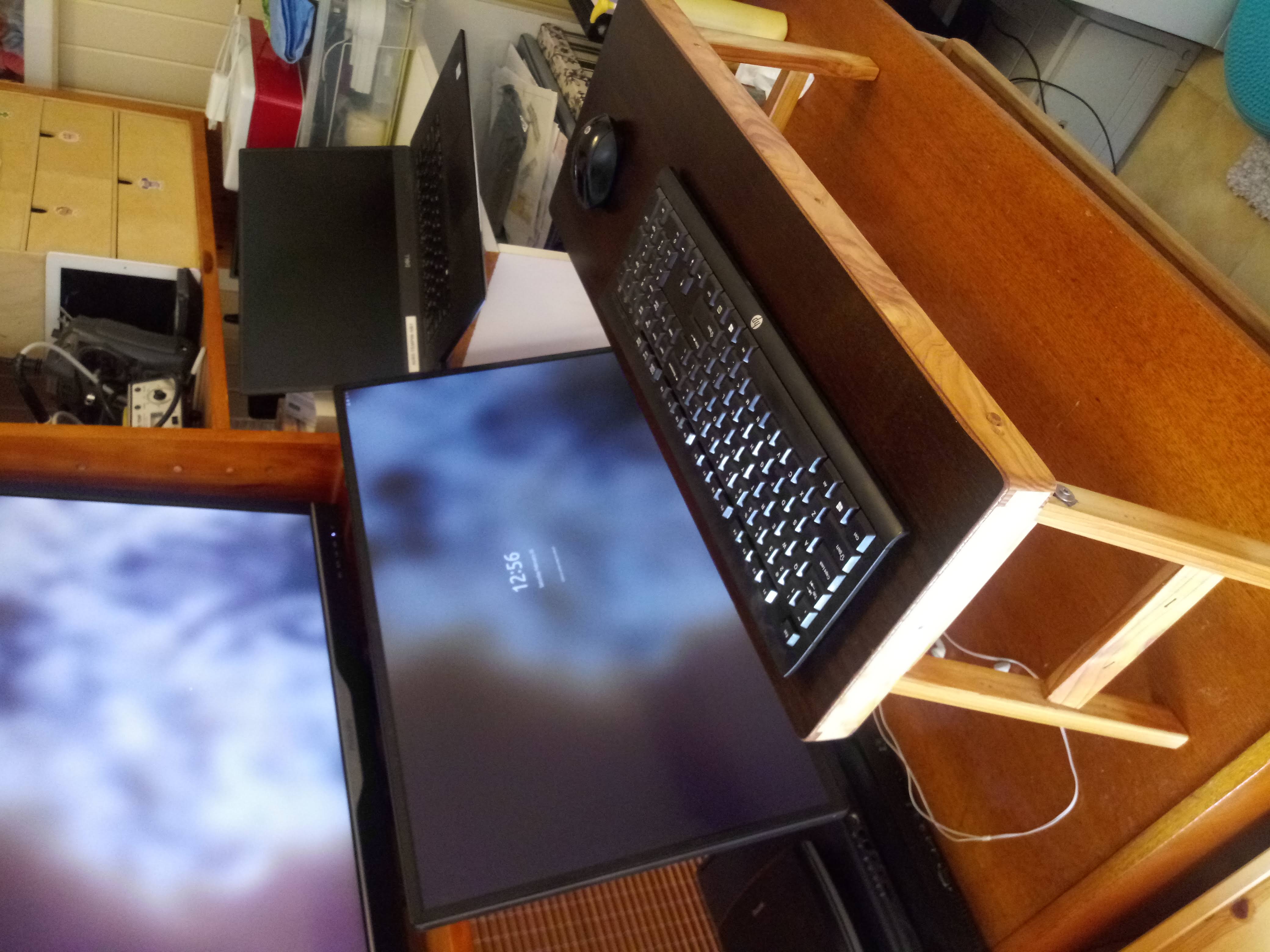 keyboard table