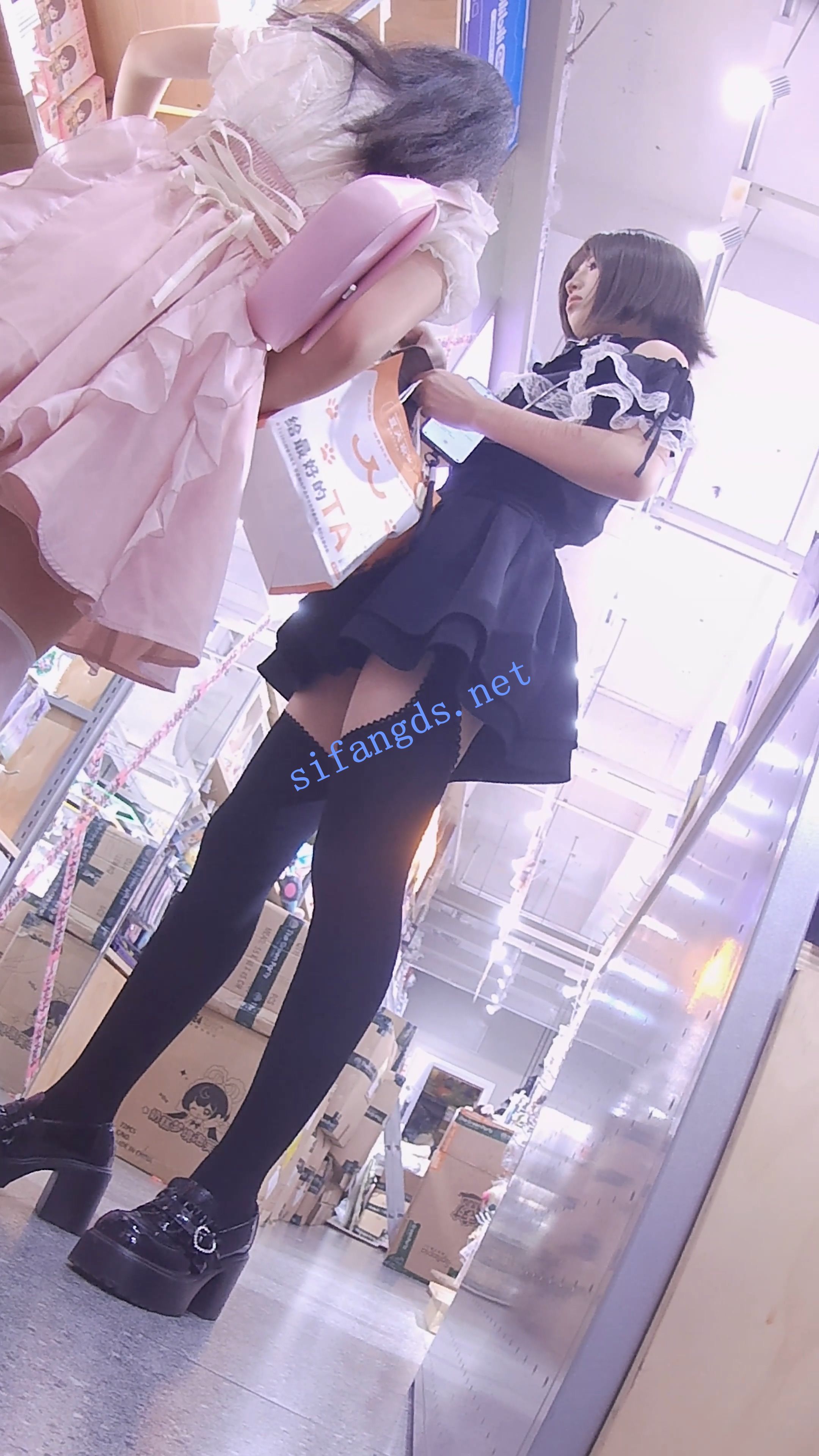 『D·D』-197-身高175，黑裙COSER，大腿黑袜，黑底