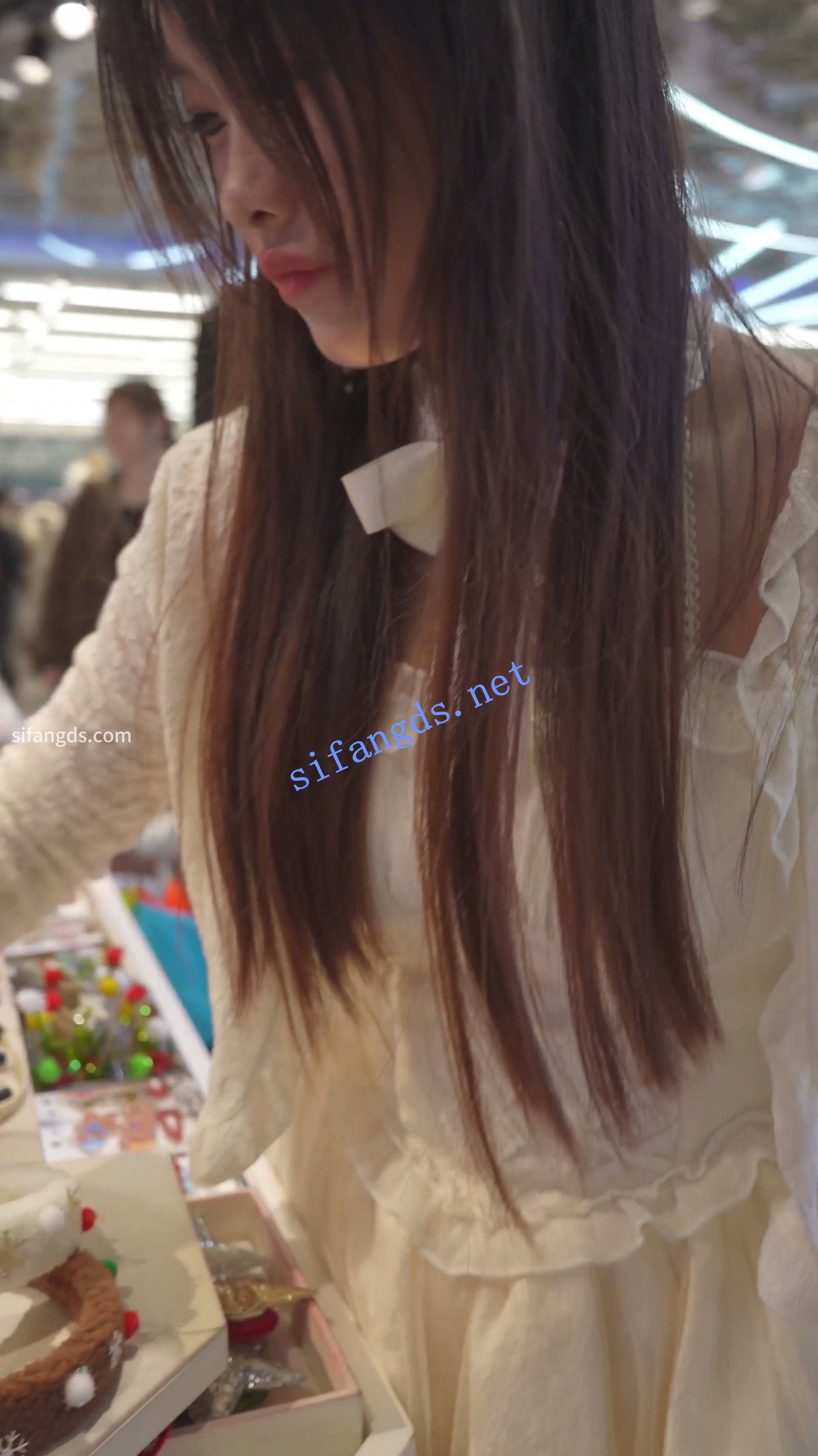 （应求而发）11/4 (BC-AA-573)蕾丝公主裙小姐姐弯腰..无痕内贴镜头上楼梯CD