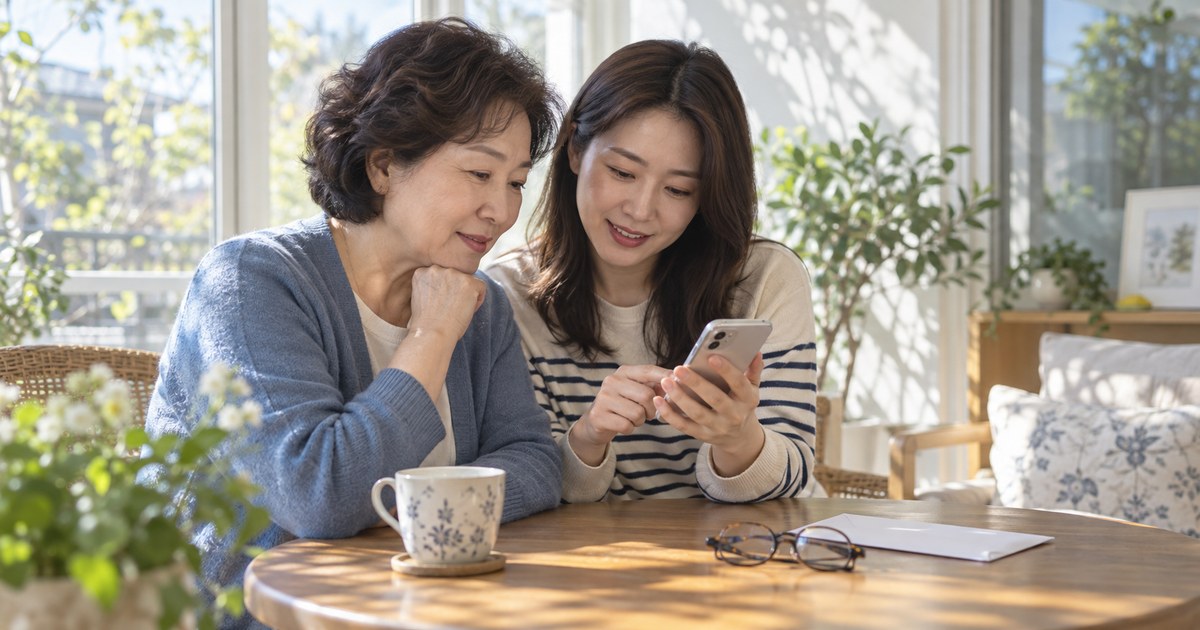 가정에서 부모님의 휴대폰 조회를 돕는 생성 장면
