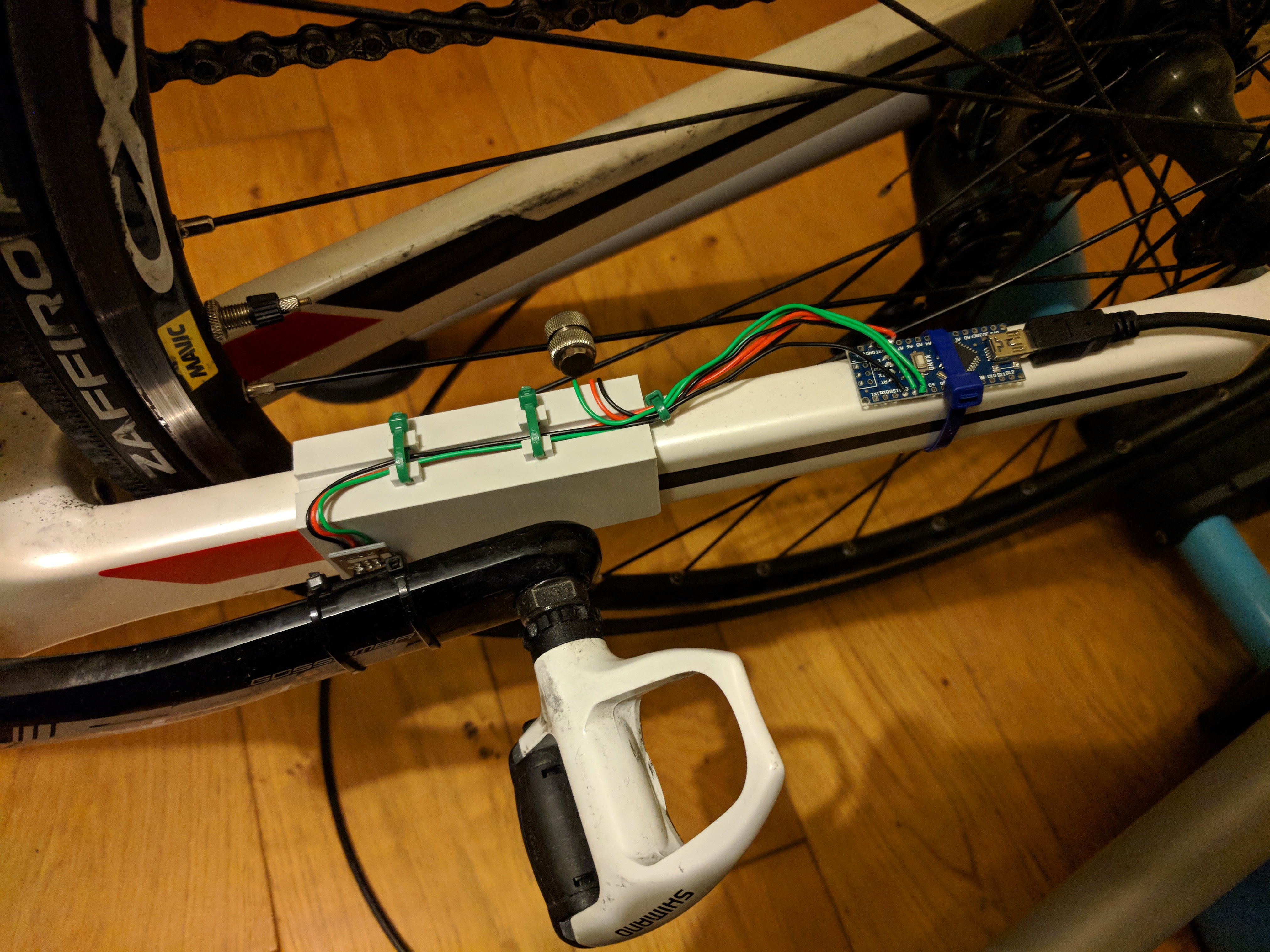 Chainstay braacket with janky arduino fixing!