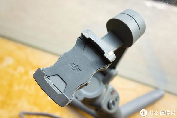 大疆Osmo Mobile3上手体验：小白也能用手机拍Vlog