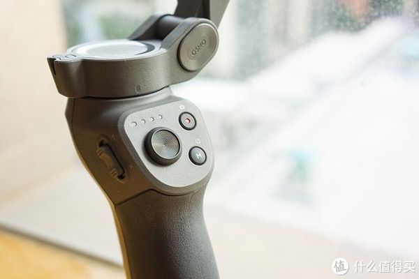 大疆Osmo Mobile3上手体验：小白也能用手机拍Vlog