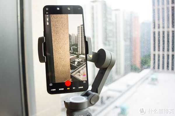 大疆Osmo Mobile3上手体验：小白也能用手机拍Vlog