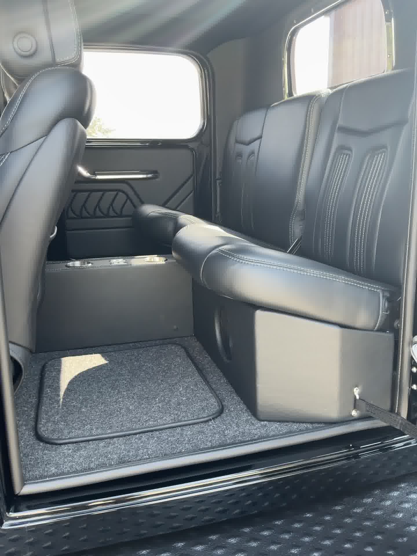 Synistra - 1946 Dodge Power Wagon 4-Door Cab thumbnail 8