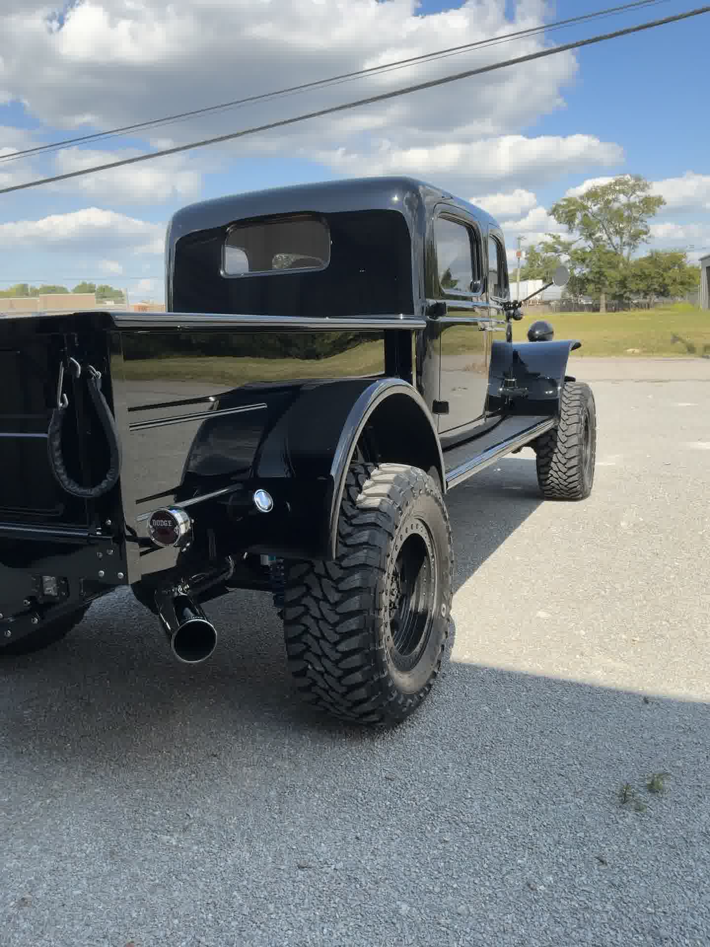 Synistra - 1946 Dodge Power Wagon 4-Door Cab thumbnail 4