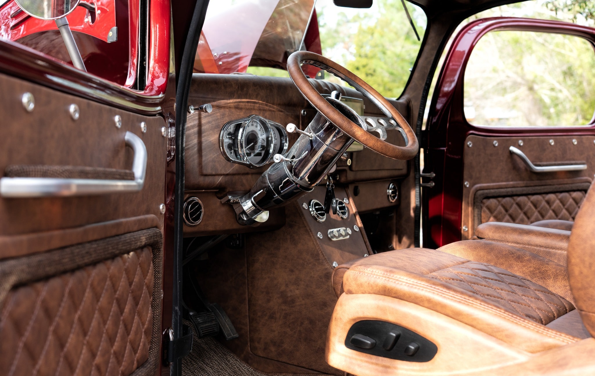 1946 Dodge Power Wagon 4-Door Cab thumbnail 3