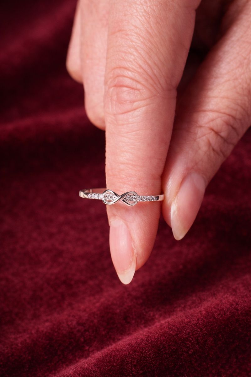 Platinum Plated Silver Crystal Elegant Couple Adjustable Ring Gift for Men and Women - Savéra collection