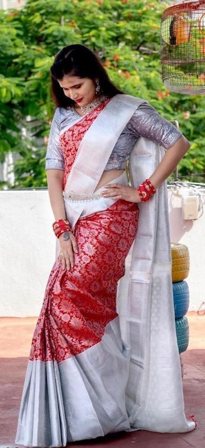 Ready to Wear Jacquard Red Tassels and Latkans Saree With Blouse
