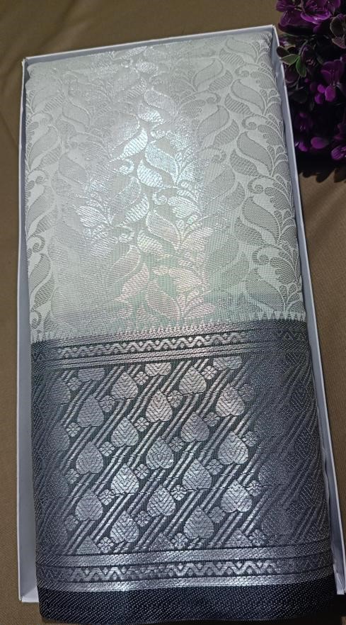 BANARASI SILK SAREE ,SILVER SAREE (BANARSI SILK SAREEE CONTRAST PALLU & BLOUSE CREAM  COLOUR
