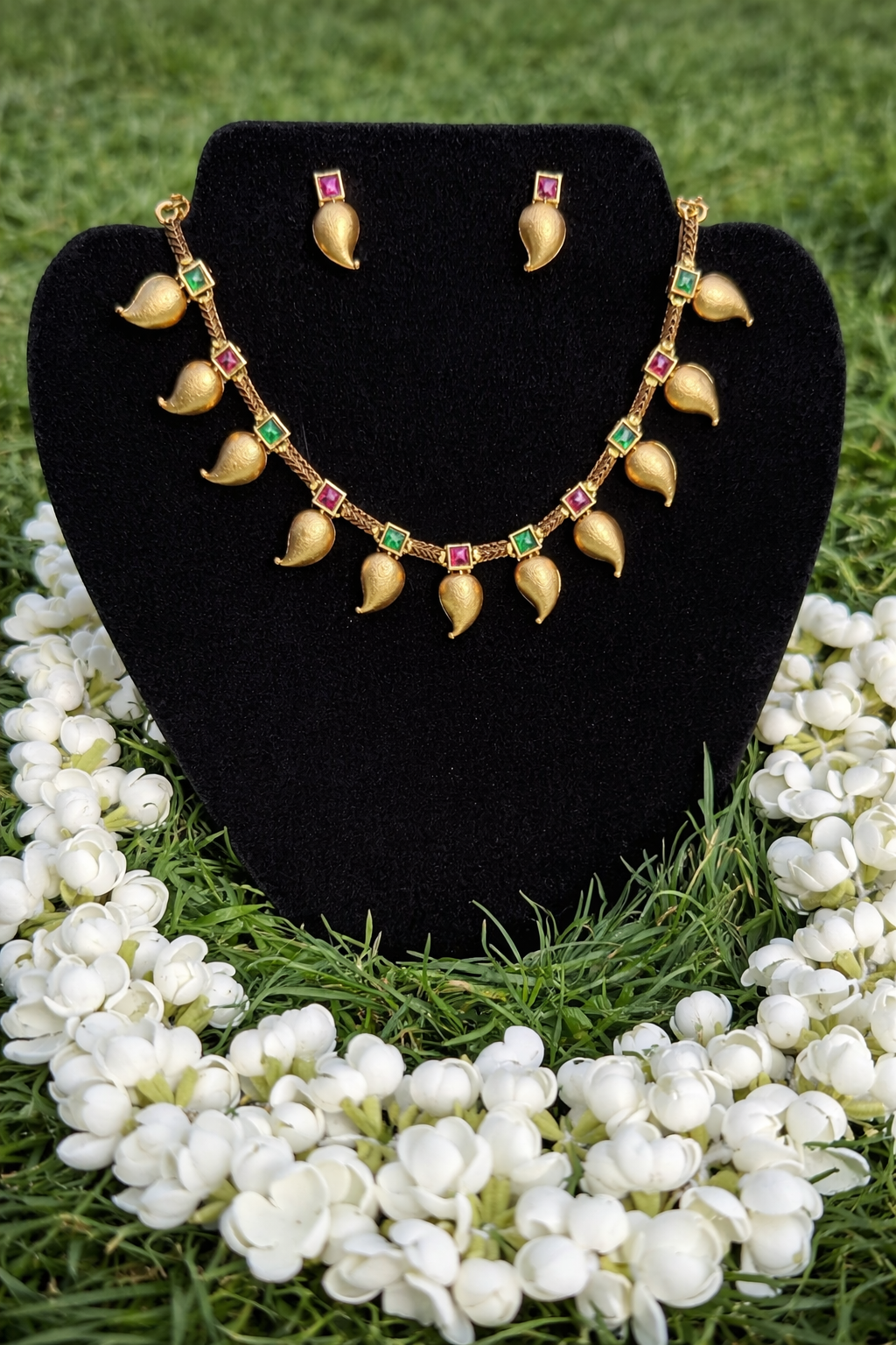 Astra Paisley Pink and green Charm Choker Set