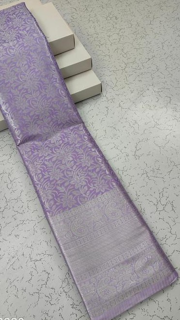 Premium Quality 100% Pure Lavender Color  Kanjeevaram Brocade Silk Sarees With Grand Contrast Silver Zari Woven Pallu and Blouse Piece / Special Samuthrika and Vasthrakala Type Bridal Kanjivaram Brocade Pattu Silk Sarees