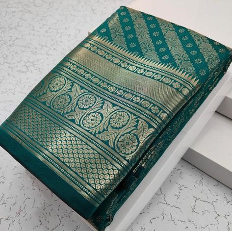 Get This New Arrivals Leheriya Design Brocade Pattu Silk Saree With Contrast Antique Zari Woven Pallu & Blouse Piece