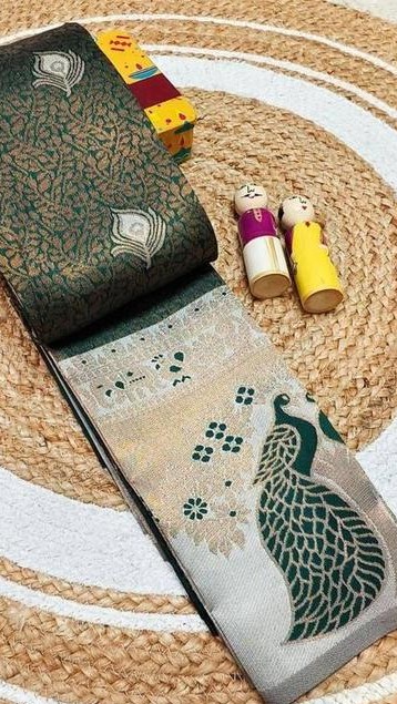 Beautiful Kanjeevaram Silk Big Border Zari Work Woven Sarees with Blouse Piece..