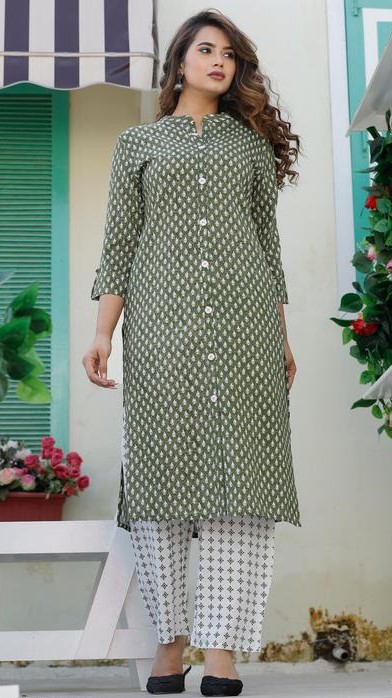 Aishani Graceful Women Kurta Sets
